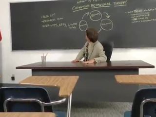 Ms 需求 到 傳 她的 類 和 生情愫 她的 老師
