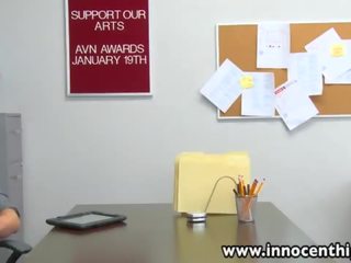 Innocenthigh 유혹하는 소녀 rilynn 래 교실 받힌