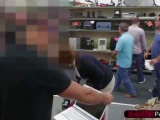 Patrauklus ir a krūtinga cooz gauna jos hammered iki shawn į jo ofisas