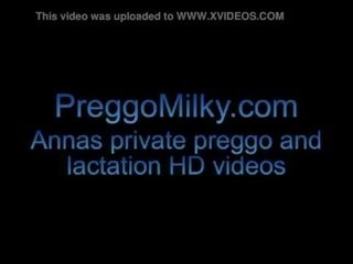 Squiting breastmilk 에 나의 동성애의 아기