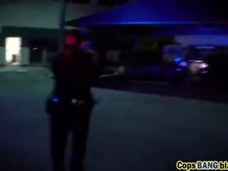 Helpless ดำ adolescent fucks สอง ขาว ร่าน