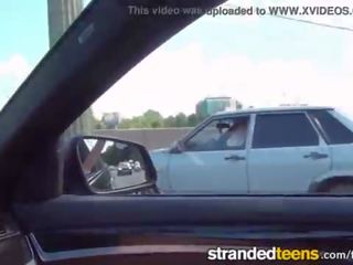 Strandedteens - 青少年 得到 一些 辉煌 肛交 在 该 汽车