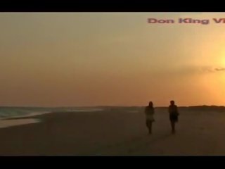 Youtube সমকামী চুম্বন 16