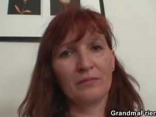 Poker prepares to 3some with old harlot in stockings