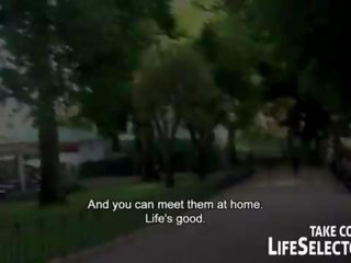 फ्रेंच चलचित्र निदेशक ऑडिशन उसकी wannabe अभिनेत्रियों.