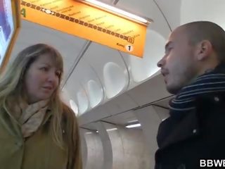 脂肪 情人 享受 陰莖 在 她的 屄