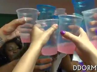 Heavenly pleasures may hindi maamo mga manika