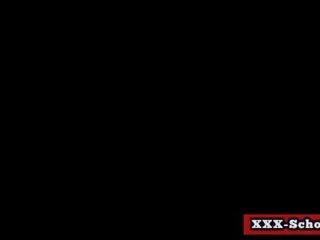 큰 젖꼭지 교사 과 여학생 즐기는 하드 코어 씨발 01