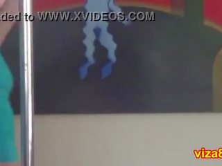 Mladý dospívající dostane v prdeli podle bílý školák