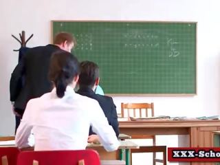 Grande tetta insegnanti e studentesse godendo hardcore cazzo 20