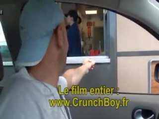 За секс о ресторант exhib mac donalds дес jeunes se sucent leur grosse хапя sous
