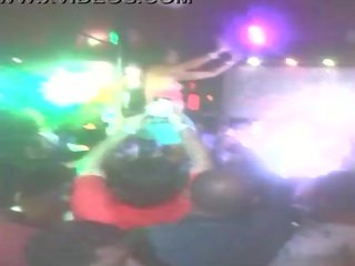 Lo q pasa en acapulco no se queda en acapulco jajaja, rica no?