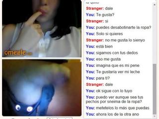 13-05-29 chica de lindos labios chupandose los dedos, miláček sání prsty (cumi