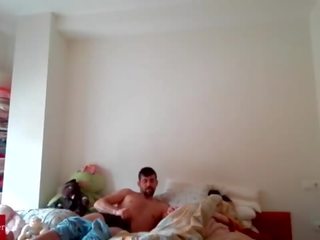 Zgjohem lart juaj motër dhe forcë të saj në kam i rritur film