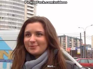 前 门 他妈的 为 一 巨乳 辣妹