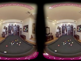 Vr porn-mom โหม เธอ ขั้นตอน ลูกสาว ไปยัง มี เพศ ฟิล์ม บน the สระว่ายน้ำ ตาราง