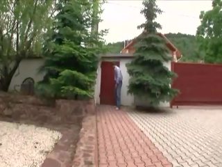 하녀 빌어 먹을 에 제복 과 피쉬 넷 스타킹