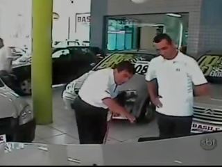 Upskirt deity car cleaning camera cam hidden gostosa carro escondida limpando