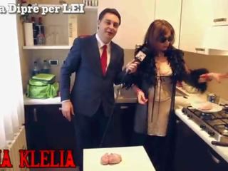 Young female Divina Klelia destroys and cooks a couple of balls for Andrea Diprè