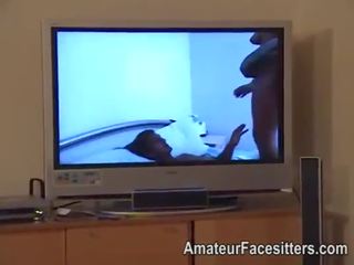 處罰 由 二 女 為 看 x 額定 視頻
