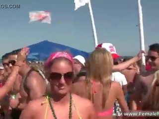 巨大 海滩 党 同 诱人的 优 金发