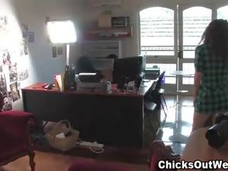 實 小雞 手淫 如 一對 亂搞