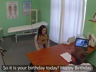 Hor 褐发女郎 业余 咂 和 他妈的 在 医院