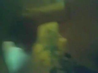 エモ ティーン 愛し 吸い くちばし