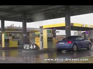 न्यूड में पब्लिक नीचे मेरे transparent raincoat