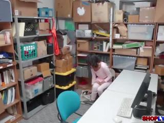Kecil akademi deity kat arina keparat di itu kantor