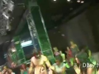 Harlot 指法 在 俱樂部