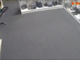 Begençli ofitsiantka screwed by ýigrenji pawn stripling