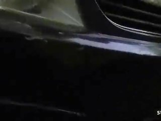 Stranded vājas pusaudze iznīcināti līdz whitezilla