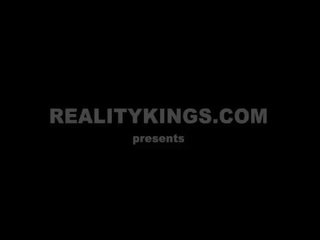 구두의 일 과 트리플 엑스 영화 와 방종 한 여자 부터 브라질
