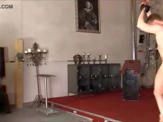 Трудно подшиване от жесток садистичен тийнейджър