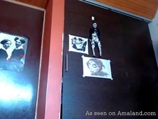 Inked এবং অনুপ্রবিষ্ট ছিমছাম হটি