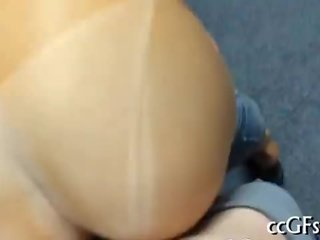 嬌媚 法律 年齡 女孩 糖果 給 一 騎
