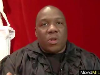 (kiara миа) пленителен милф насладете се голям черни mamba фалос вътре тя vid-16