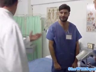 巨乳 喷出 femme fatale 在 丝袜 性交
