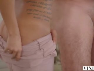 विक्सेन harley dean और kira नोयर शेयर एक विशाल डिक