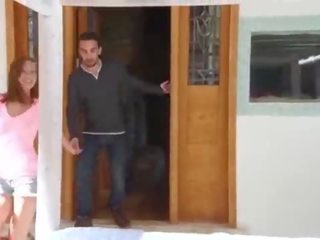 תַאַותָנִי מְצוּיָן נוער מולי manson מקבל א גדול זרע ב שלה כוס