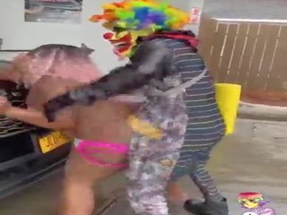 Ai cần thiết của họ xe hơi washed&quest;