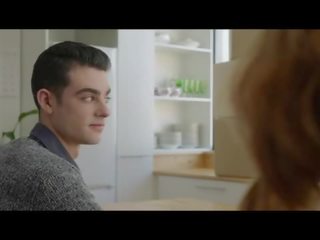 Bonni bukuroshe â coming i moshë