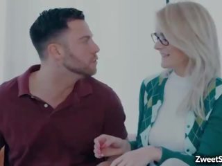 Suguliselt kogenematu nohkar seth gamble lõpuks saab kuni büst tema nut sees lisey armas teismeline tussu ja pleads jaoks teda kuni sperma sees tema.