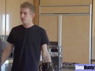 Intercorse на камера с groovy възрастен голям бюст млад жена (phoenix мари) video-27
