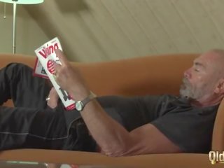 Vecchio uomo scopa 2 giovane adolescenza lei swaps sborra con suo ragazza bff sempre