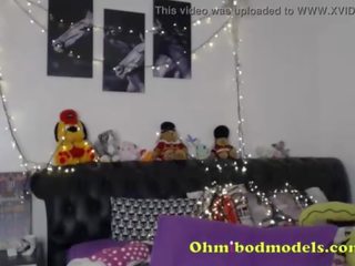 時尚 亞洲人 camgirl 播放 同 兩 她的 孔