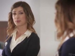 Maličký blbeček vs roztleskávačka - bailey brooke, kristen scott - webyoung