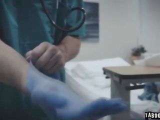 Dr. donnie took 优点 的 arya fae