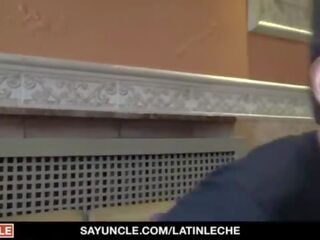 Latinleche - 라틴어 프리마 돈나 트윈 크 도착 받힌 로 에이 사나이 젊은이